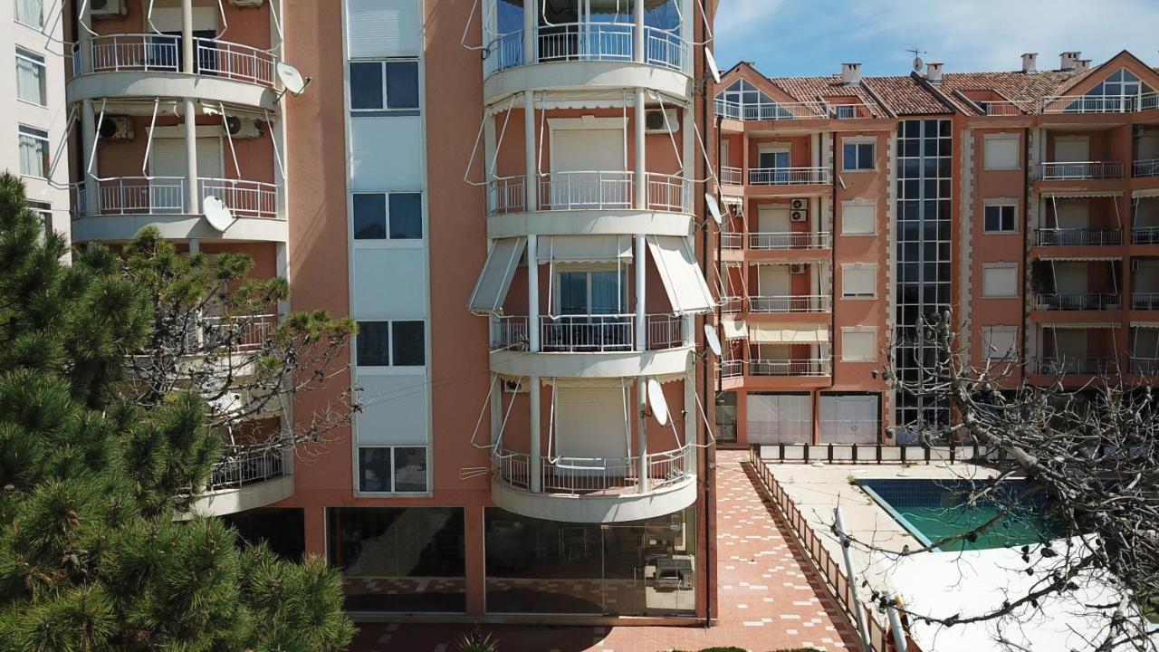 Apartment Golem  Exteriör bild
